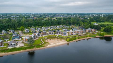 Chalets le long de la Meuse - EuroParcs Aan de Maas - Kerkdriel, Gelderland, Pays-Bas