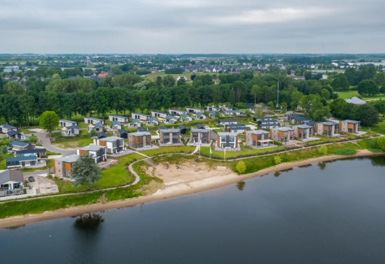 Ferienhäuser an der Maas - EuroParcs Aan de Maas - Kerkdriel, Gelderland, Niederlande