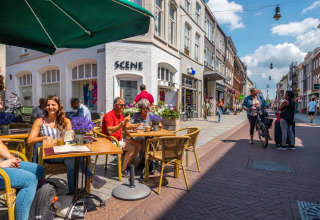 Sur la terrasse en ville - EuroParcs Aan de Maas - Kerkdriel, Gelderland, Pays-Bas