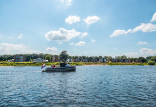 Bateau sur l'eau - EuroParcs Aan de Maas - Kerkdriel, Gelderland, Pays-Bas