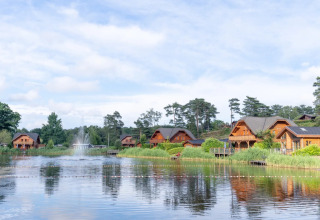 Natürliches Wasser mit Lodges - EuroParcs Brunssummerheide - Brunssum, Limburg, Niederlande
