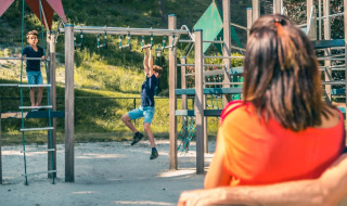 Escalador de cuerda - EuroParcs Brunssummerheide - Brunssum, Limburgo, Países Bajos.