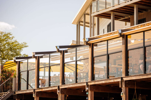 Terrazza esterna al Vakantiepark Leukermeer, parco vacanze a Limburg, nei Paesi Bassi.