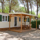Udendørs billede af SunLodge Maple ved Camping Village Marina di Venezia med terrasse og havemøbler.