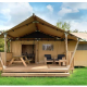 Luksus Safari Lodge ved Buitencentrum Hessenheem i Holland med træterrasse og udendørs siddepladser.