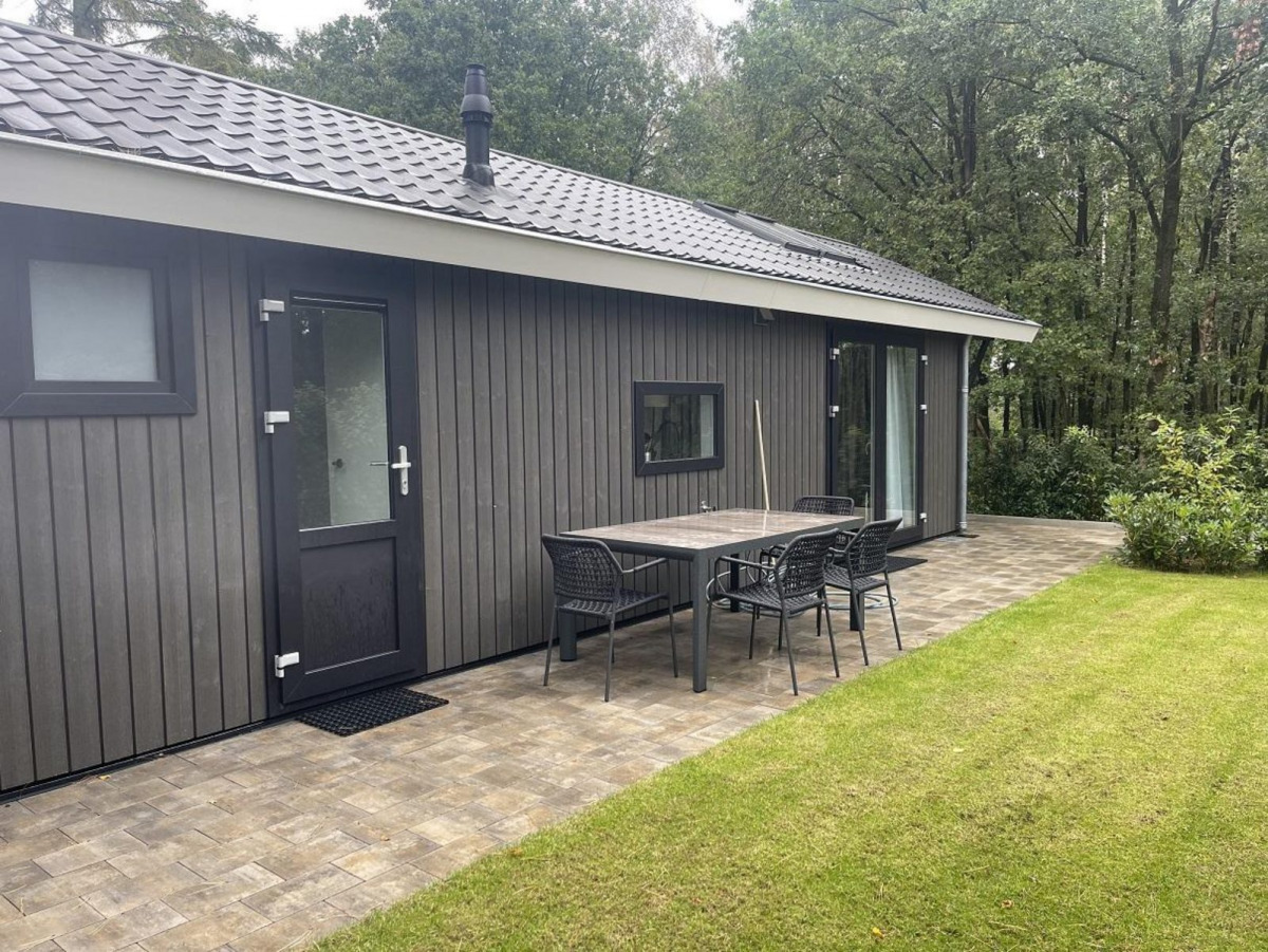 Bos Cottage