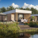 Vandlodge med moderne design, træfacade og terrasse ved sø hos Hofparken Wiltershaar, Holland.