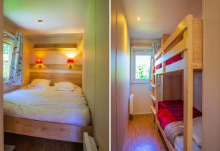 Twee gezellige slaapkamers in een Gipsy wagon bij Camping Seasonova La Forêt, Frankrijk met tweepersoonsbed en stapelbedden.