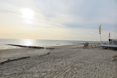 Udsigt over en fredelig strand ved Beach house 'Dishoek 60' på Welcome.in, Zeeland, Nederlandene.