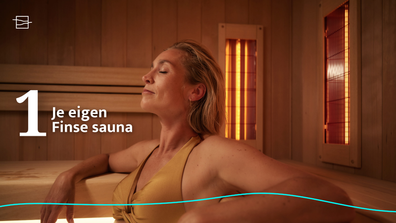 Mujer relajándose en la sauna de Unbrick One | Sauna en Brinckerduyn lodge en los Países Bajos.