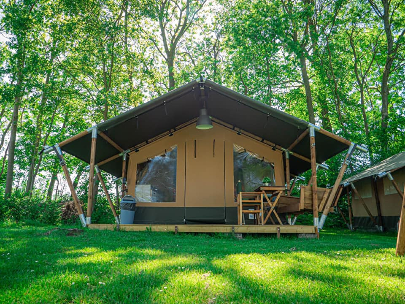 «Lodge Compact»