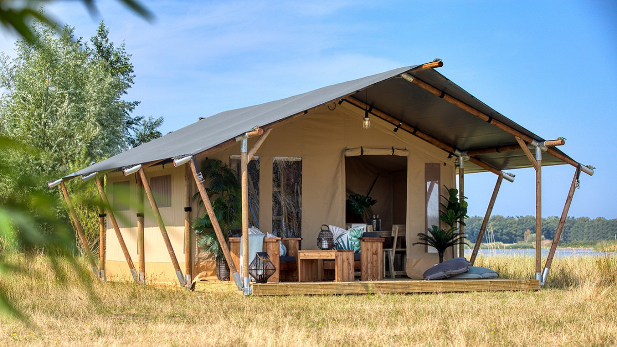 Summer Lodge